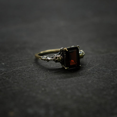 Custom Elysium Ring - Garnet - Gold
