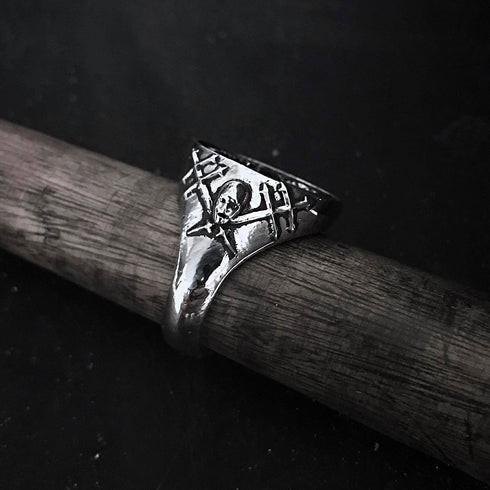 Aequilibritas Signet Style Ring
