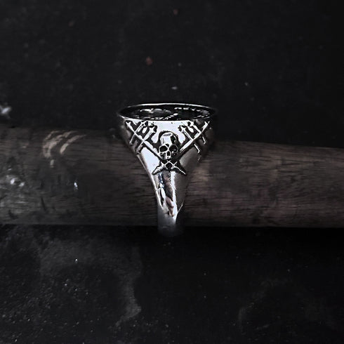 Aequilibritas Signet Style Ring