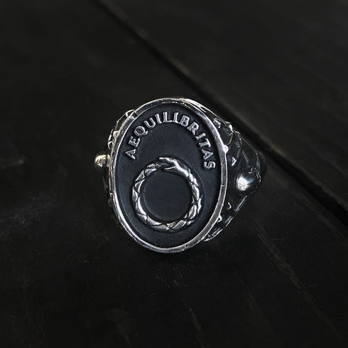Aequilibritas Signet Style Ring