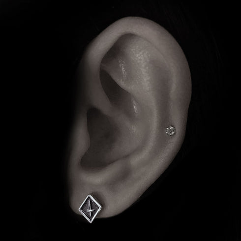 Veritas Earring Stud